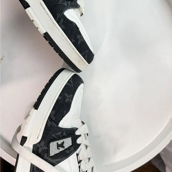 Louis Vuitton Monogram Black and White Sneakers - Picture 12 of 16